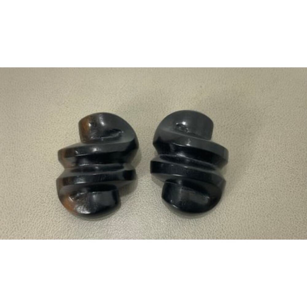 Patricia von Musulin Carved Clip Earrings
Signed set in sterling silver